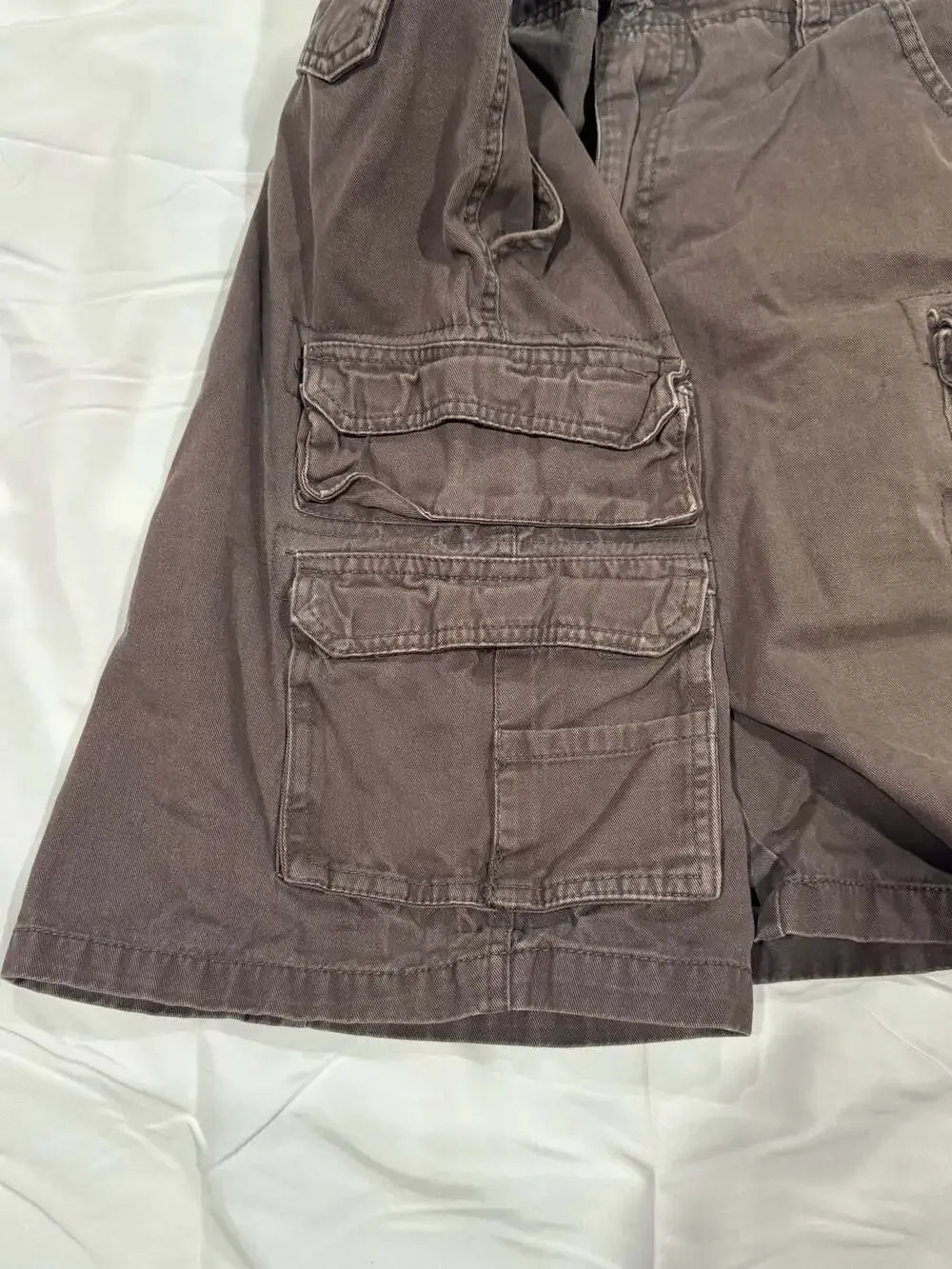 90’s Y2K Carbon Men's Charcoal Dust Cargo Shorts Size 32